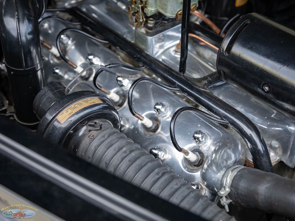 1940 Lincoln Zephyr Continental V12