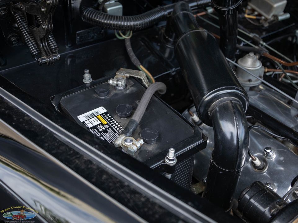 1940 Lincoln Zephyr Continental V12
