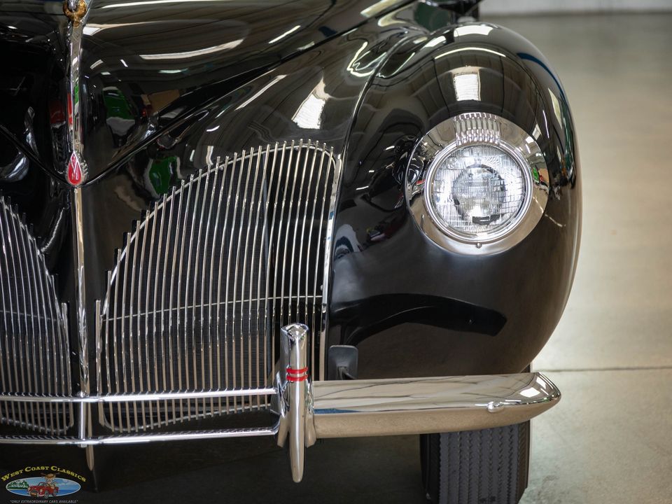 1940 Lincoln Zephyr Continental V12