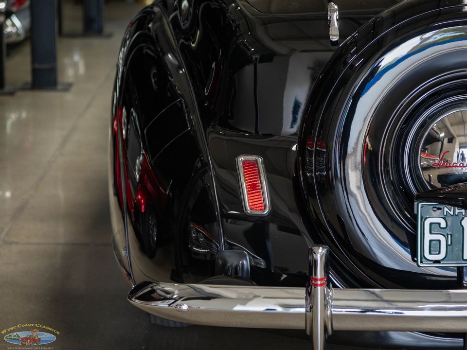 1940 Lincoln Zephyr Continental V12