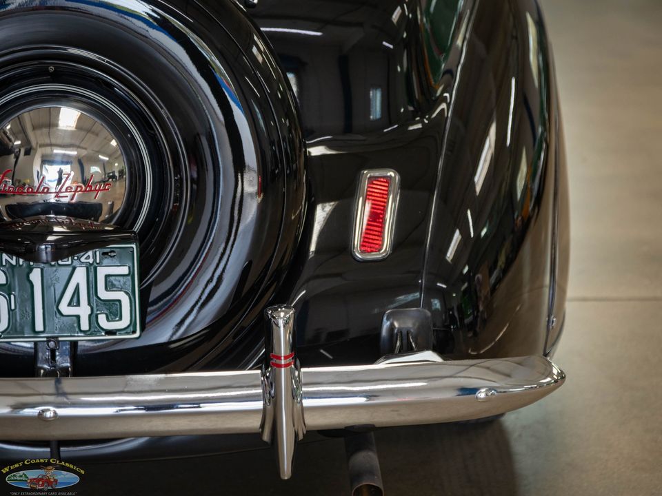 1940 Lincoln Zephyr Continental V12