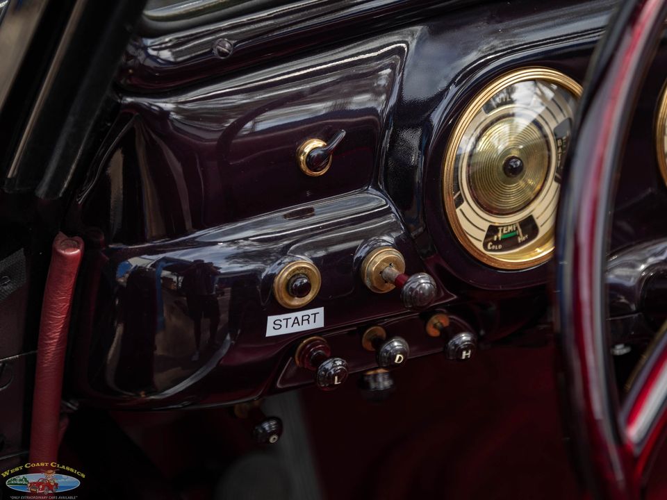 1940 Lincoln Zephyr Continental V12
