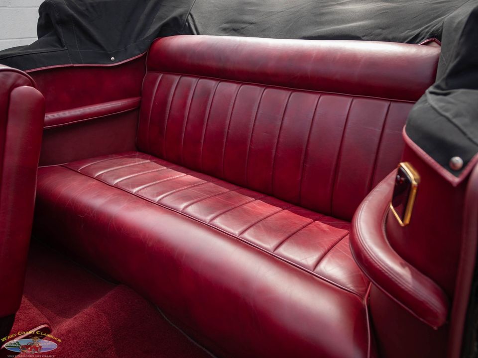 1940 Lincoln Zephyr Continental V12