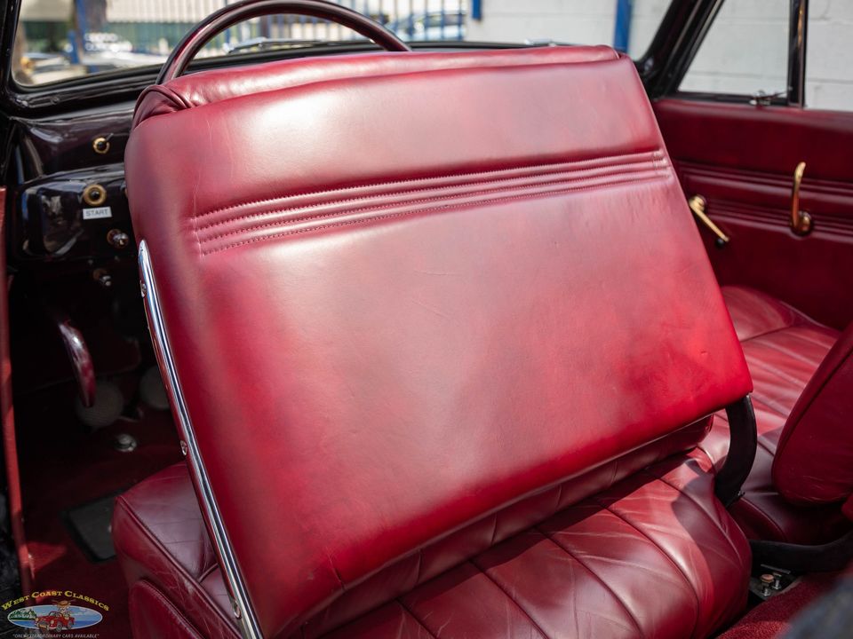 1940 Lincoln Zephyr Continental V12