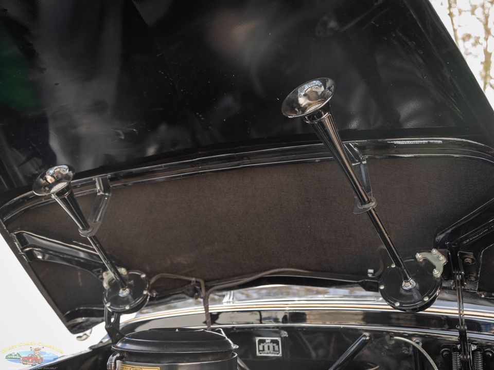 1940 Lincoln Zephyr Continental V12