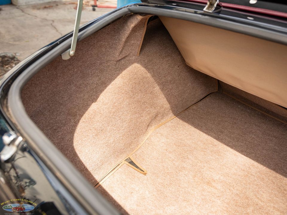 1940 Lincoln Zephyr Continental V12