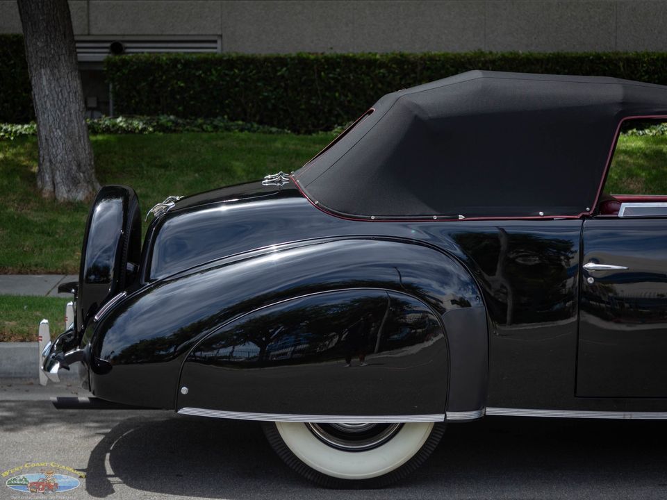 1940 Lincoln Zephyr Continental V12