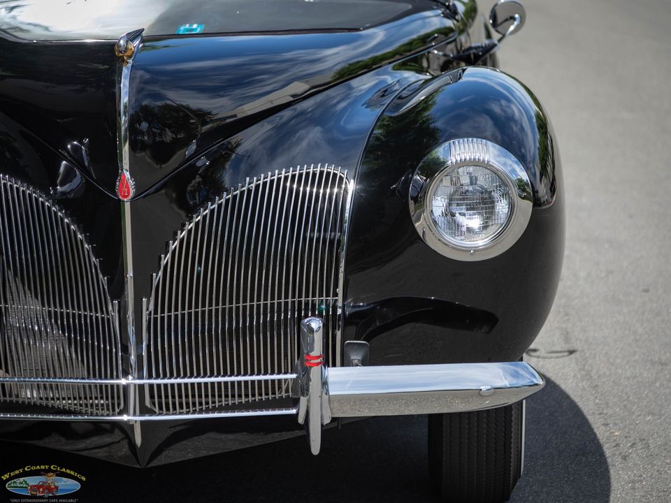 1940 Lincoln Zephyr Continental V12