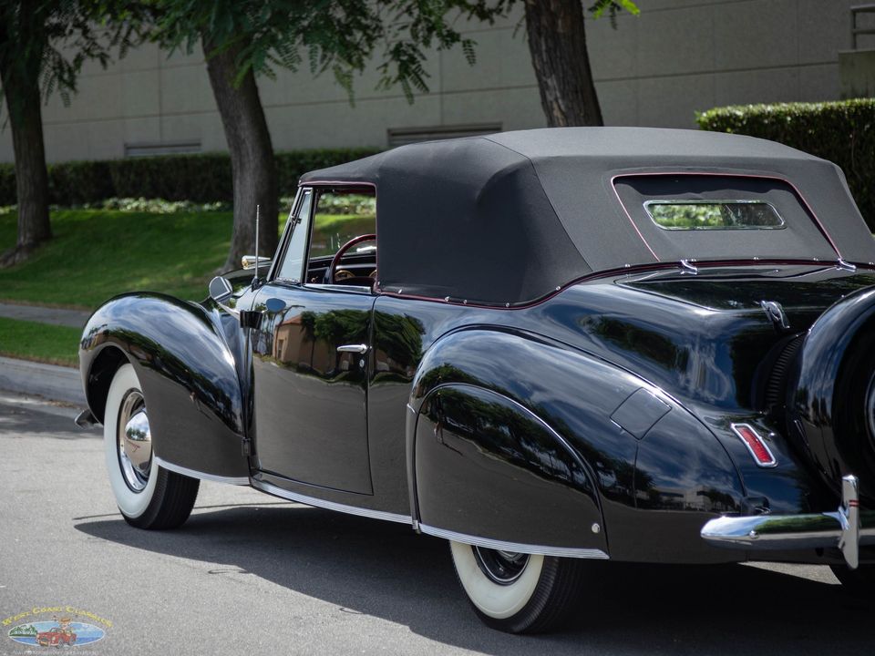 1940 Lincoln Zephyr Continental V12