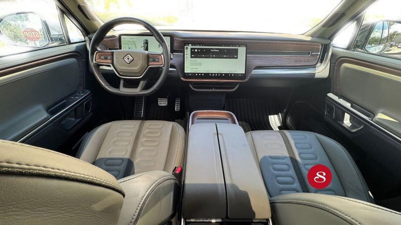 2023 Rivian R1S