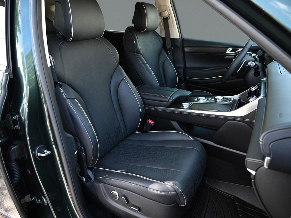 2023 GENESIS GV80