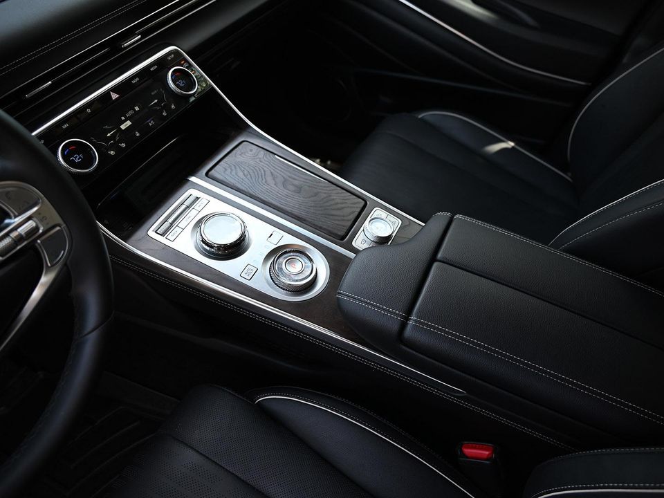 2023 GENESIS GV80