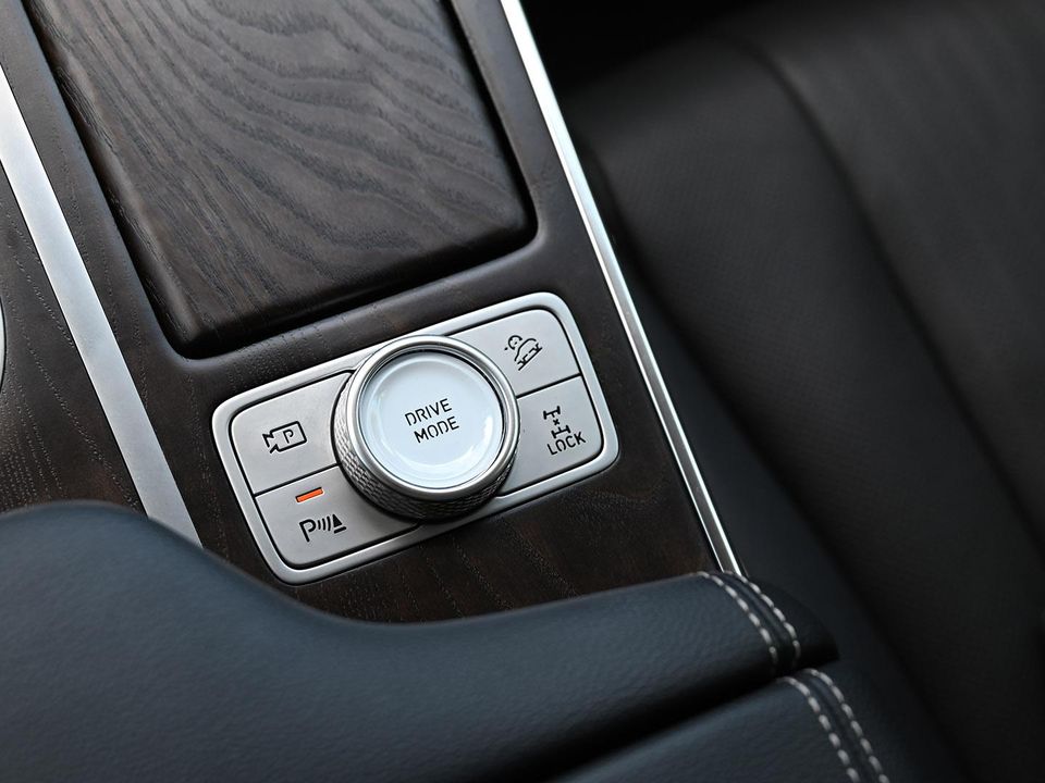 2023 GENESIS GV80