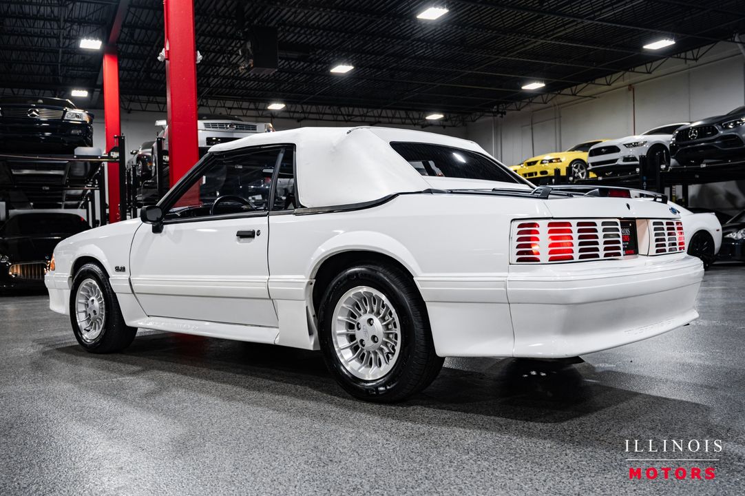1990 Ford Mustang