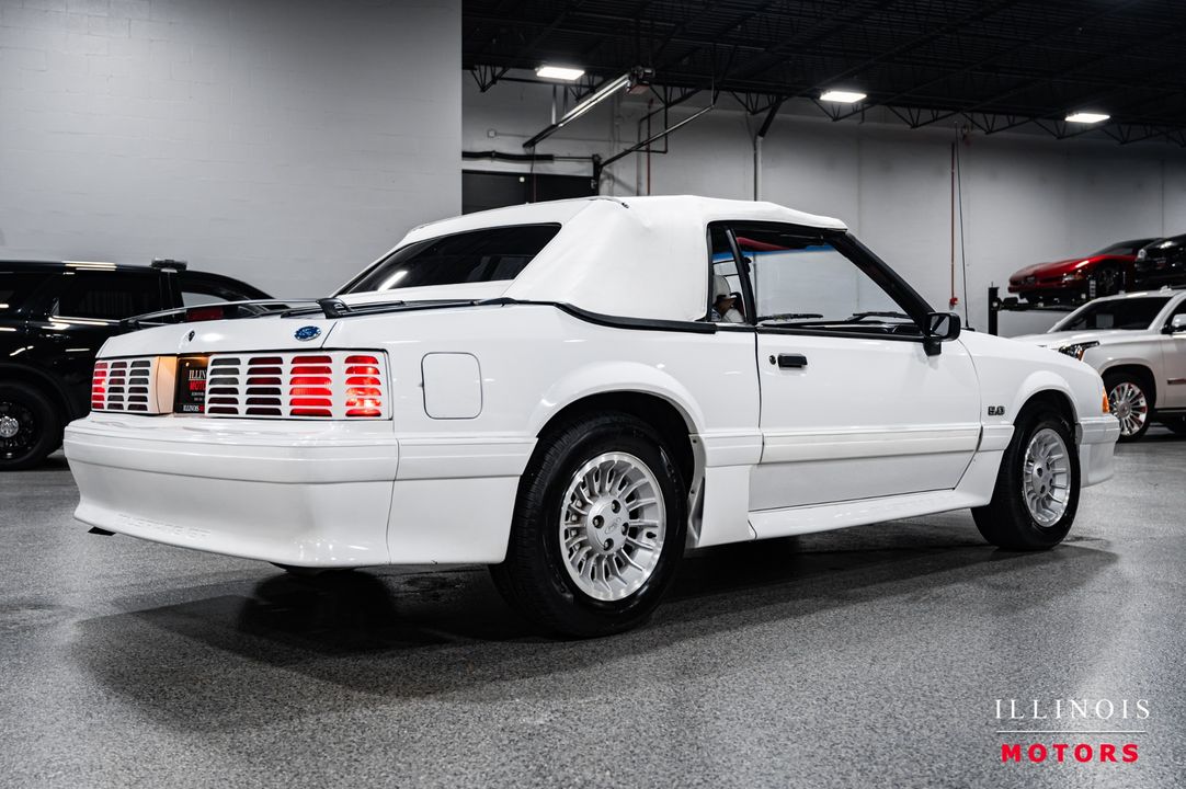 1990 Ford Mustang