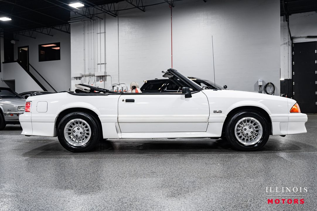 1990 Ford Mustang