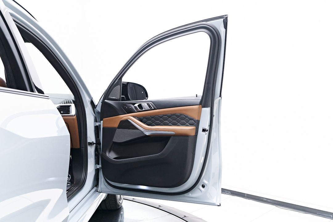 2025 BMW X5 M