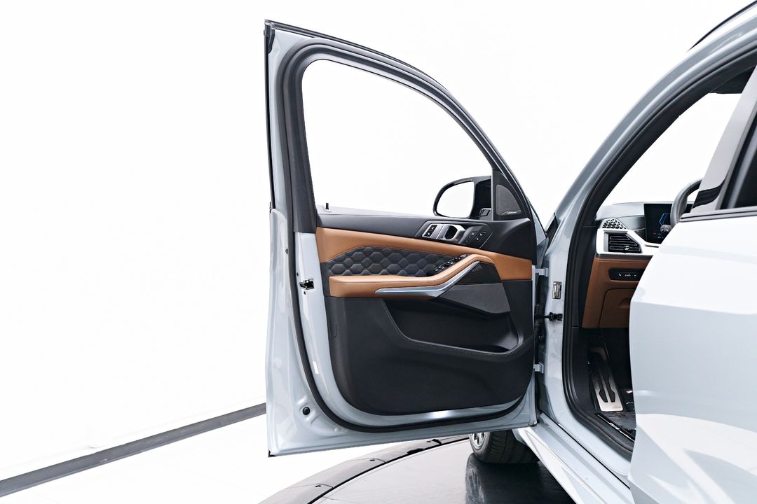 2025 BMW X5 M