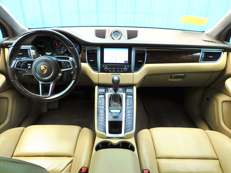 2017 Porsche Macan