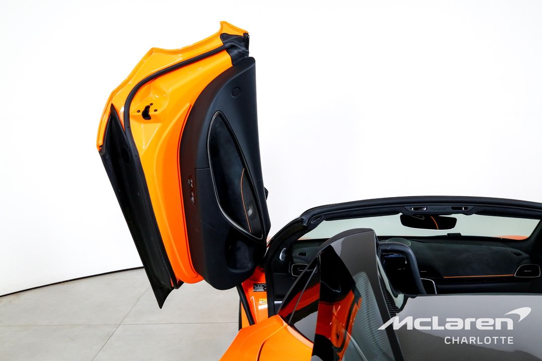 2025 McLaren Artura Spider