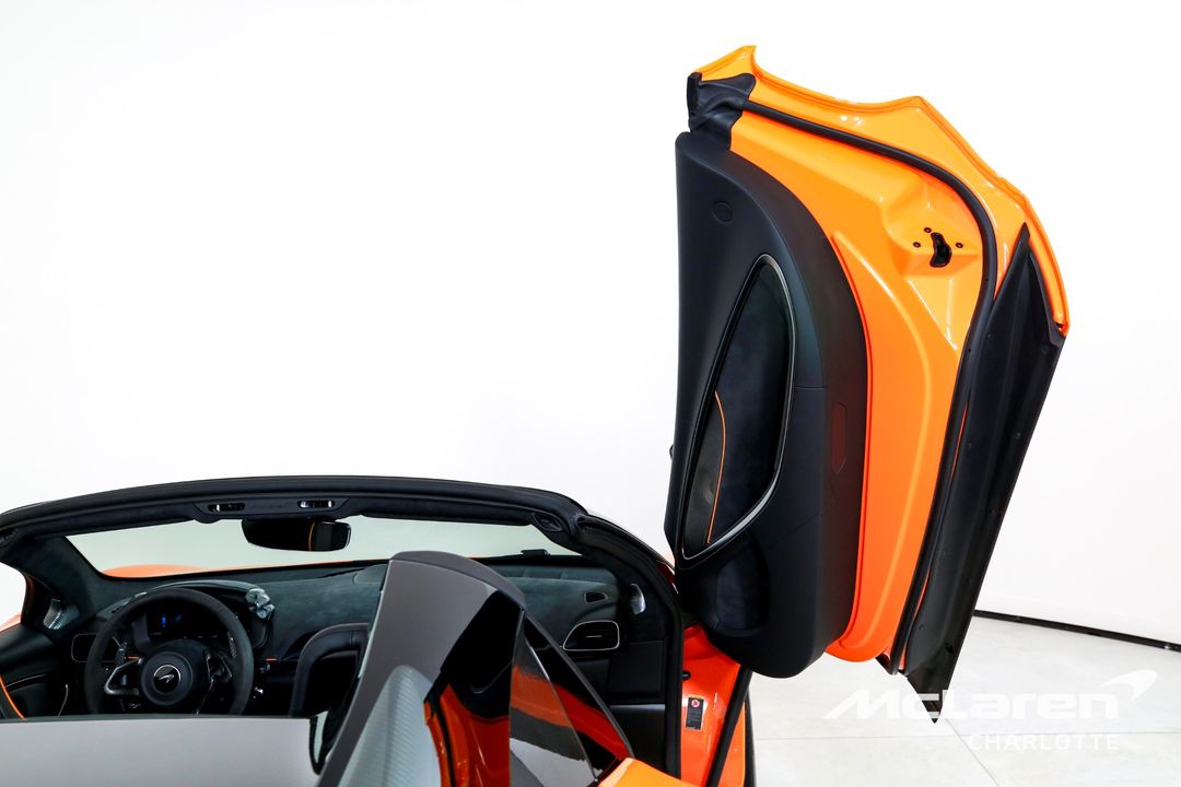 2025 McLaren Artura Spider