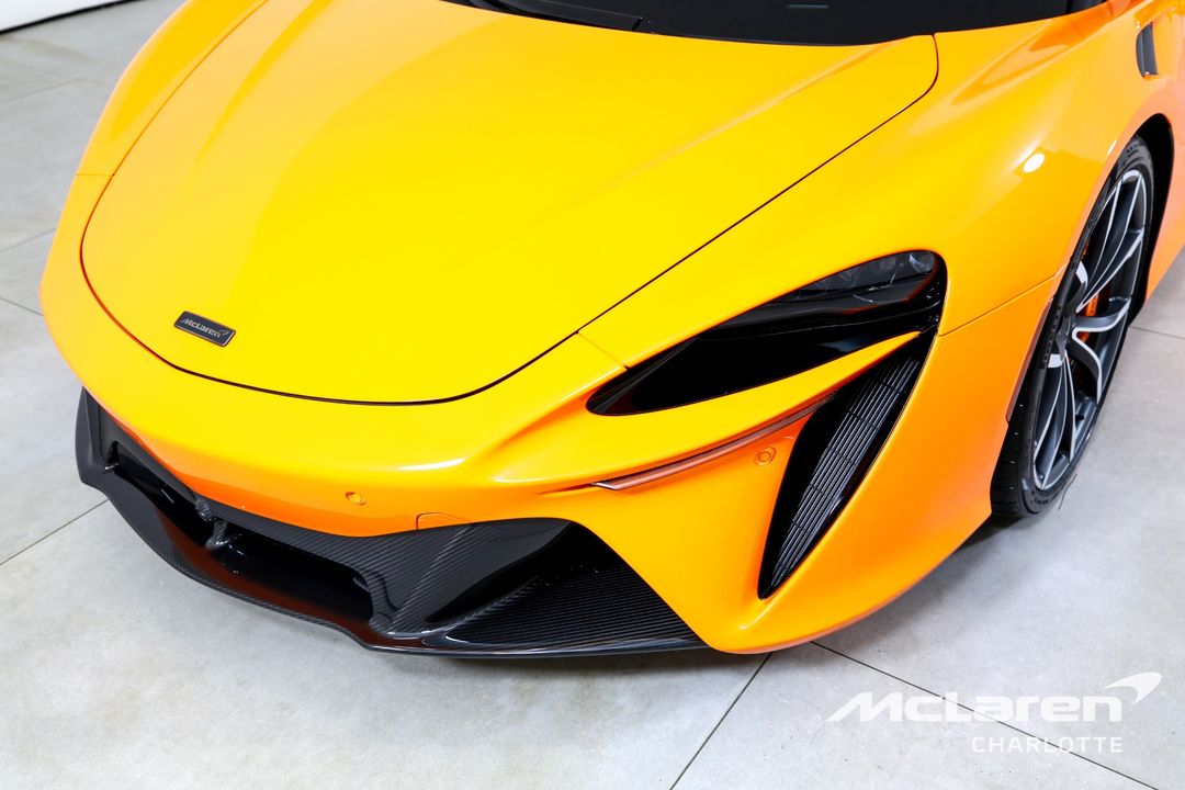 2025 McLaren Artura Spider