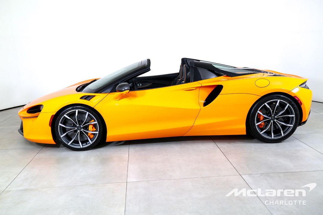 2025 McLaren Artura Spider