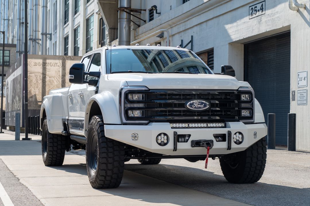 2025 Ford F-550 Elevation Off Grid Black Edition