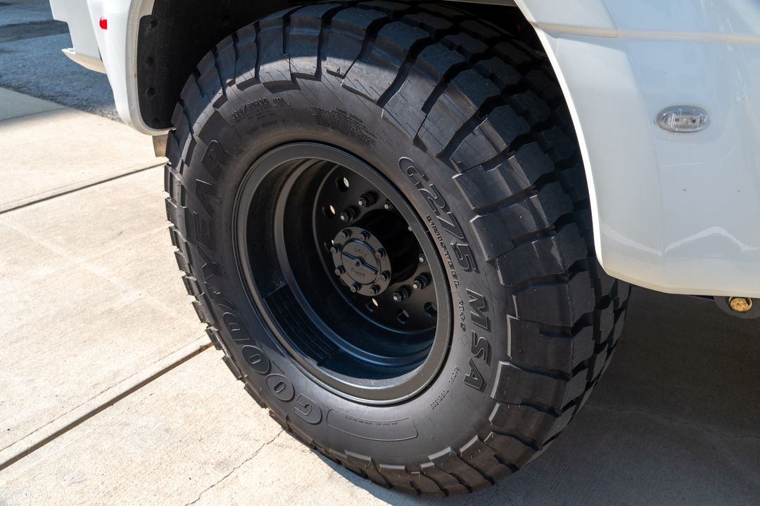 2025 Ford F-550 Elevation Off Grid Black Edition