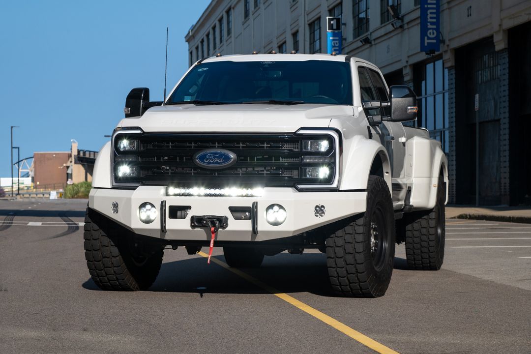 2025 Ford F-550 Elevation Off Grid Black Edition