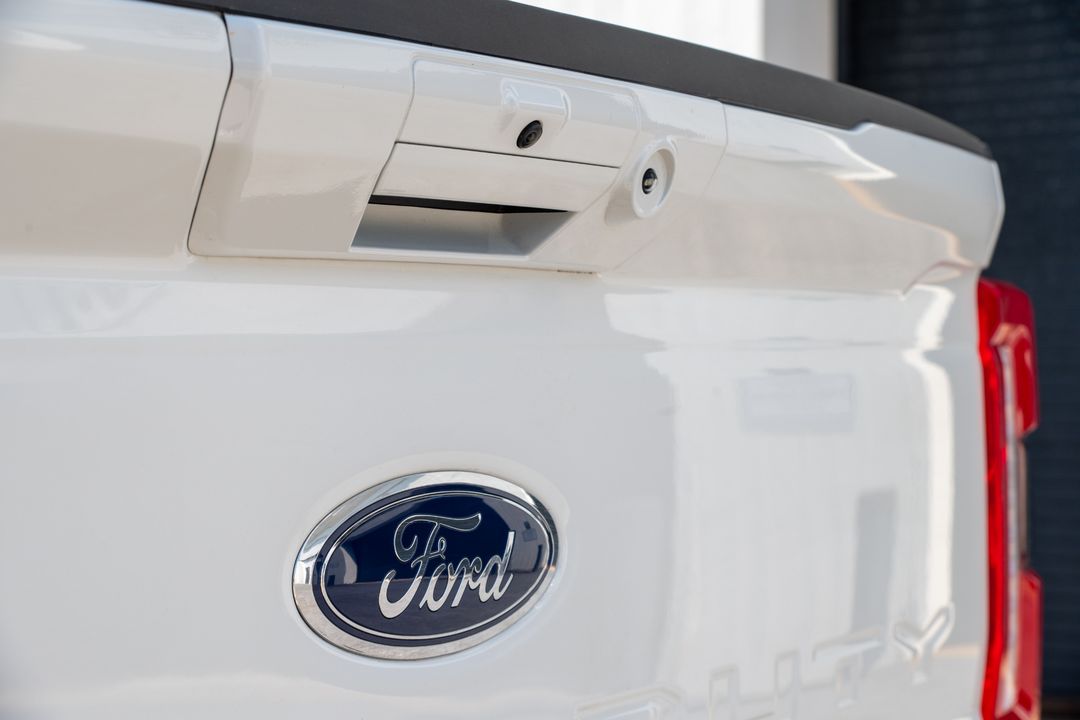 2025 Ford F-550 Elevation Off Grid Black Edition
