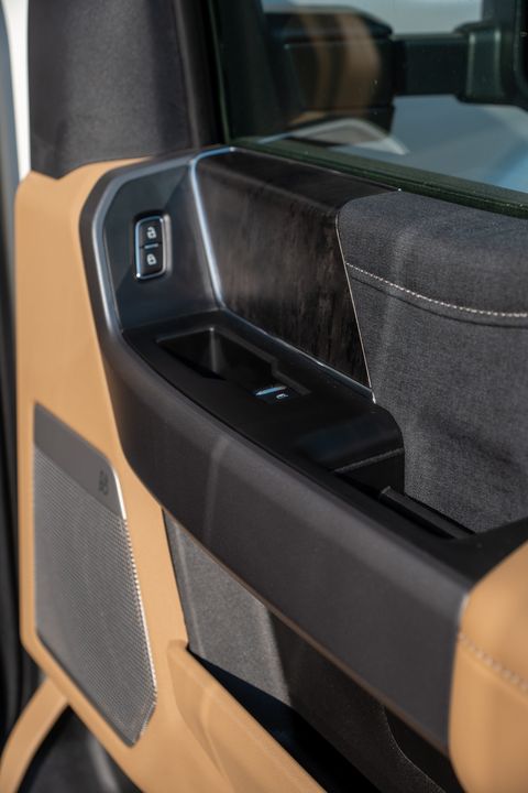2025 Ford F-550 Elevation Off Grid Black Edition