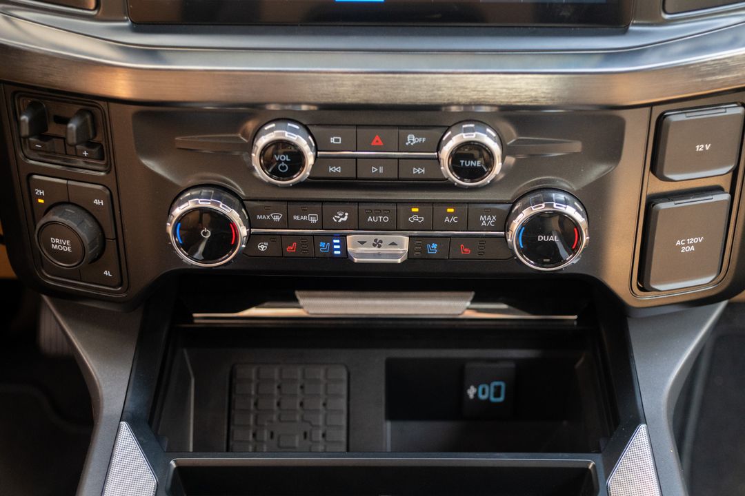 2025 Ford F-550 Elevation Off Grid Black Edition