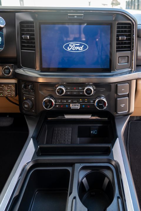 2025 Ford F-550 Elevation Off Grid Black Edition