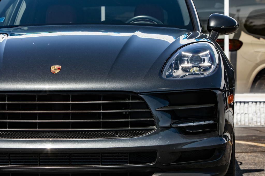 2019 PORSCHE MACAN