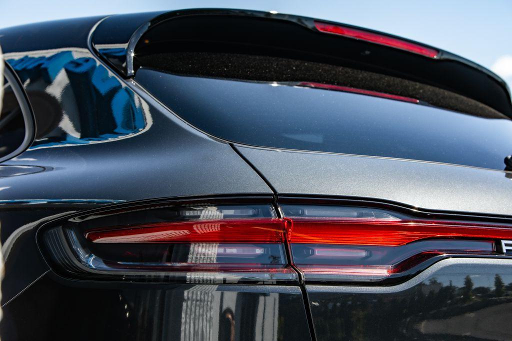 2019 PORSCHE MACAN