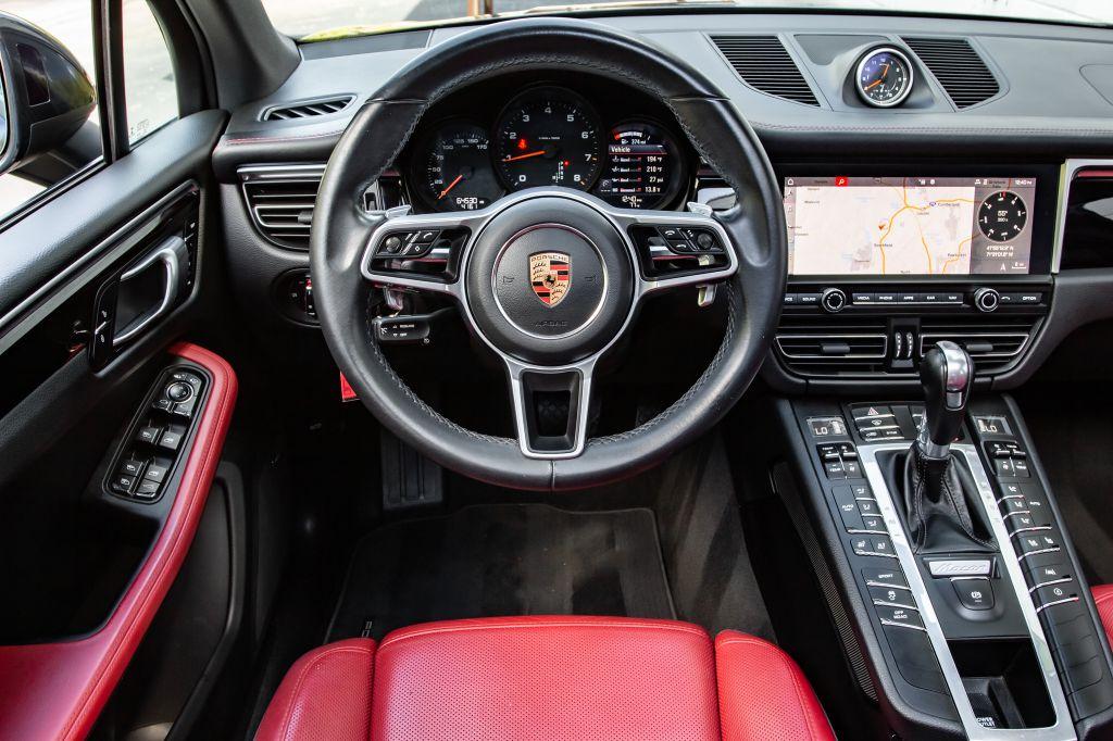 2019 PORSCHE MACAN
