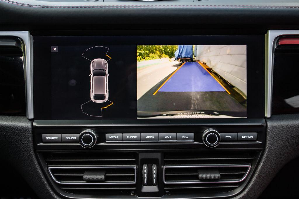 2019 PORSCHE MACAN