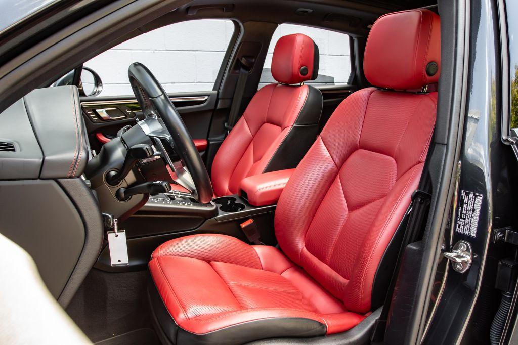 2019 PORSCHE MACAN