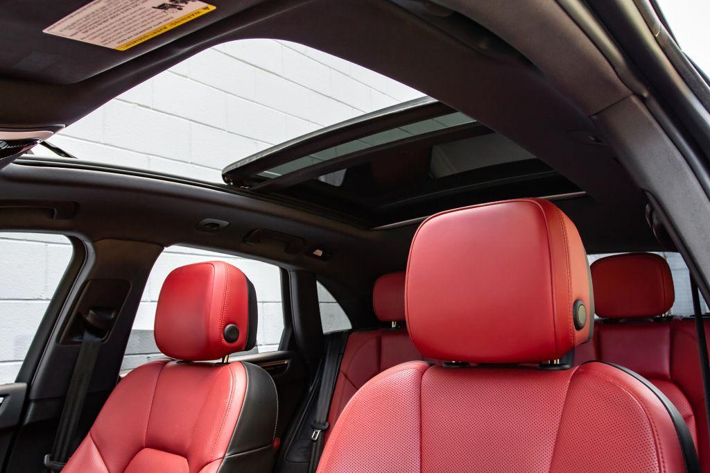 2019 PORSCHE MACAN