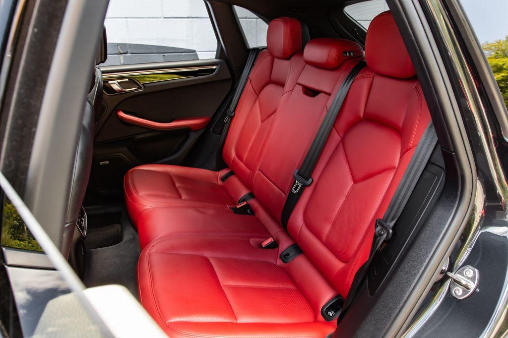 2019 PORSCHE MACAN