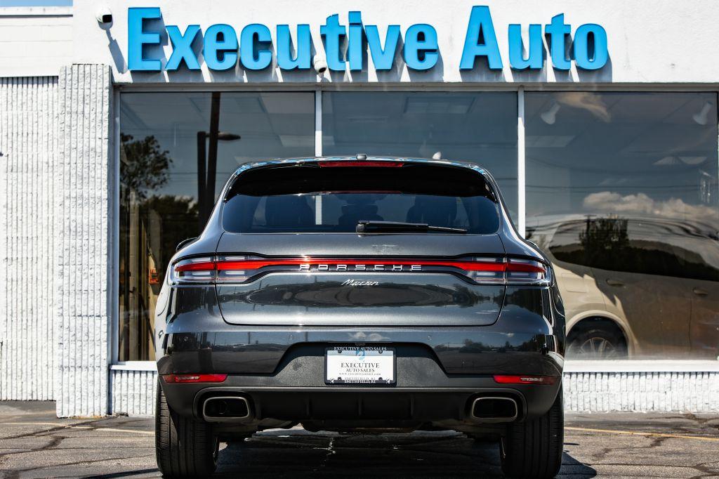 2019 PORSCHE MACAN