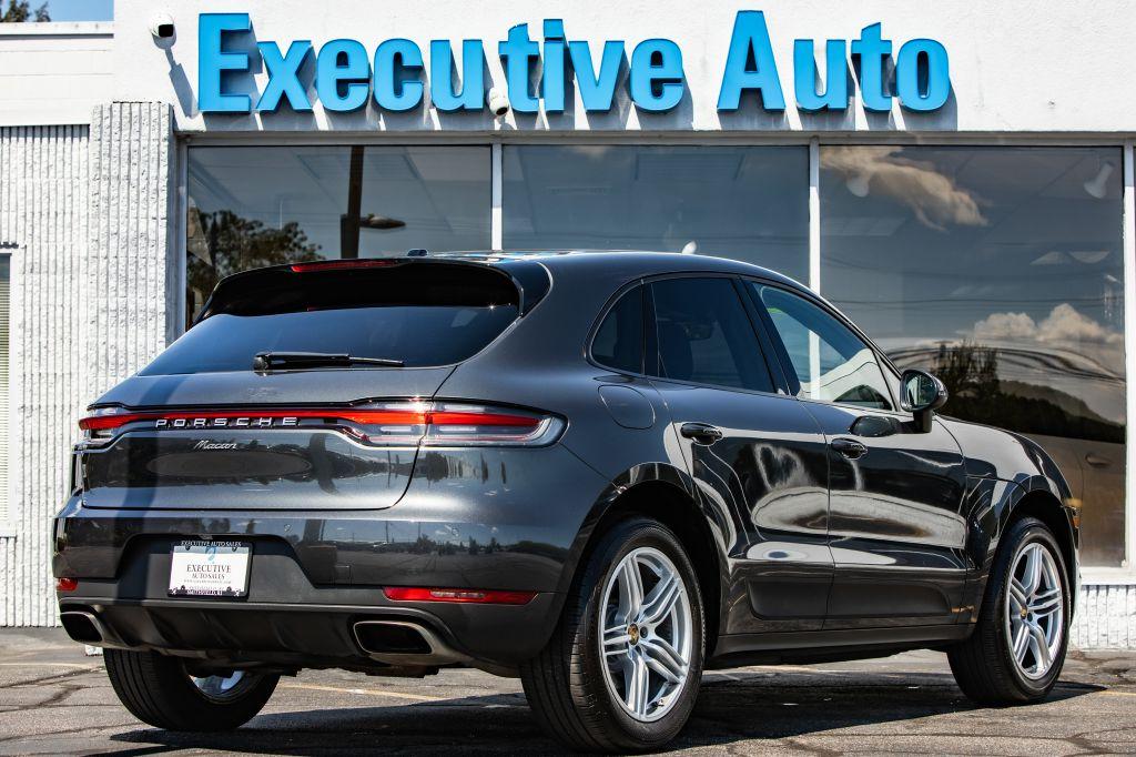 2019 PORSCHE MACAN