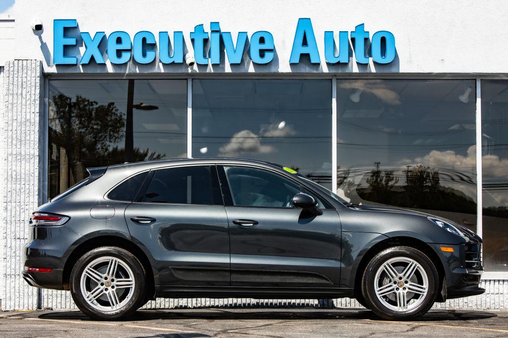 2019 PORSCHE MACAN