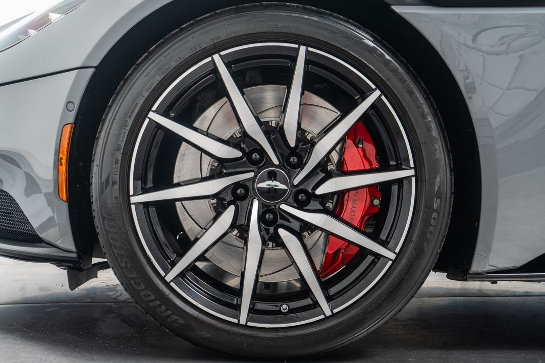 2021 Aston Martin DB11
