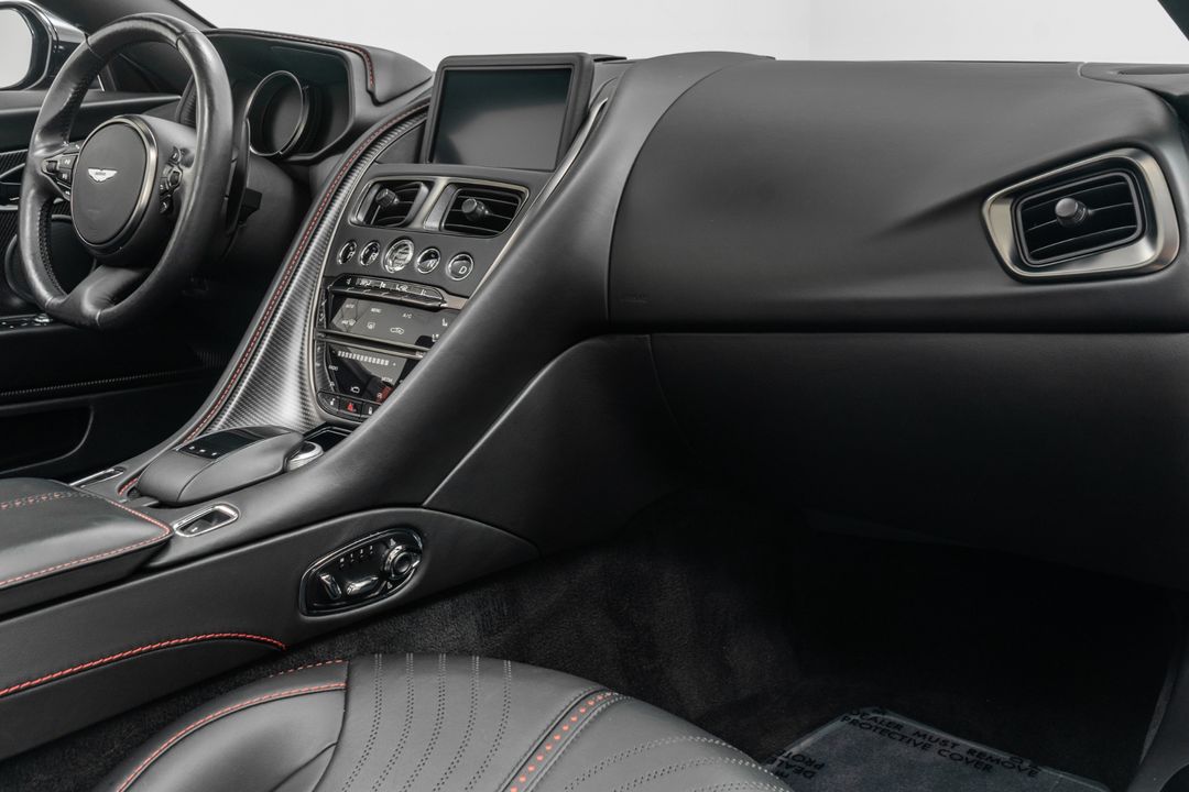 2021 Aston Martin DB11