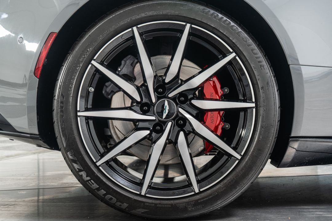 2021 Aston Martin DB11