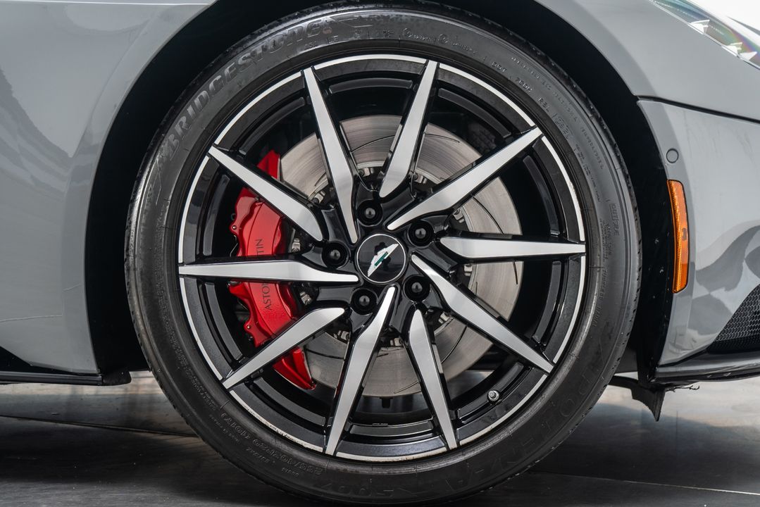 2021 Aston Martin DB11