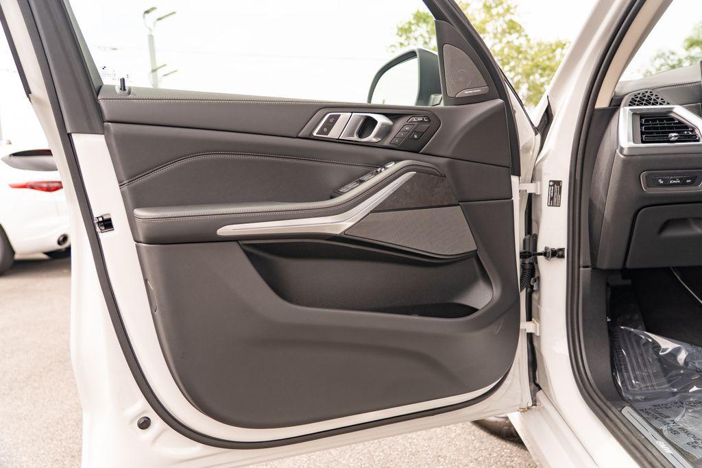 2024 BMW X7