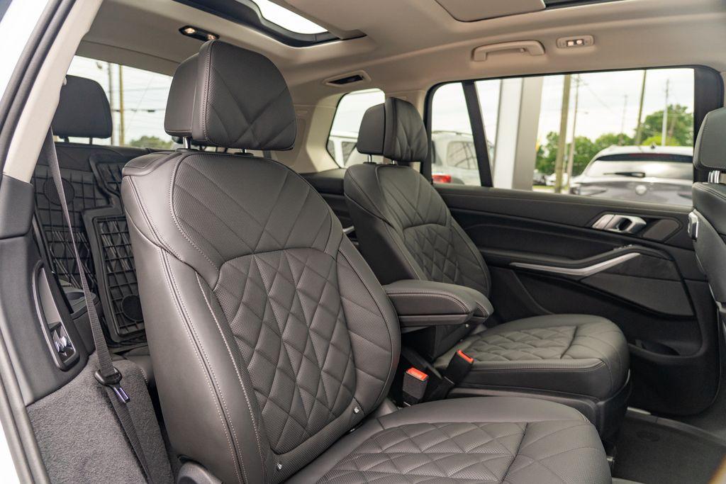 2024 BMW X7